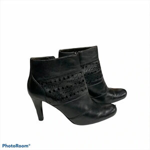 Victor Alfaro black heeled booties 9M Harrison style